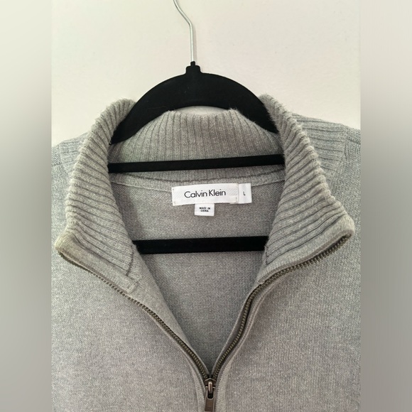 Men’s Calvin Klein Gray Zip Up - Picture 3 of 4